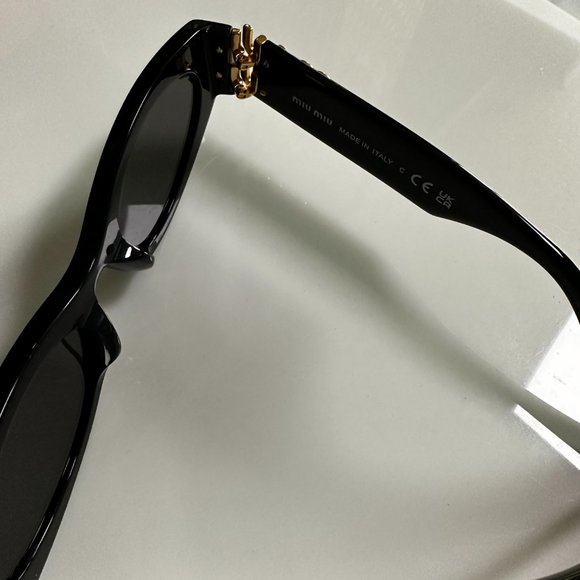 MiuMiu Women Sunglass - Picture 5 of 6